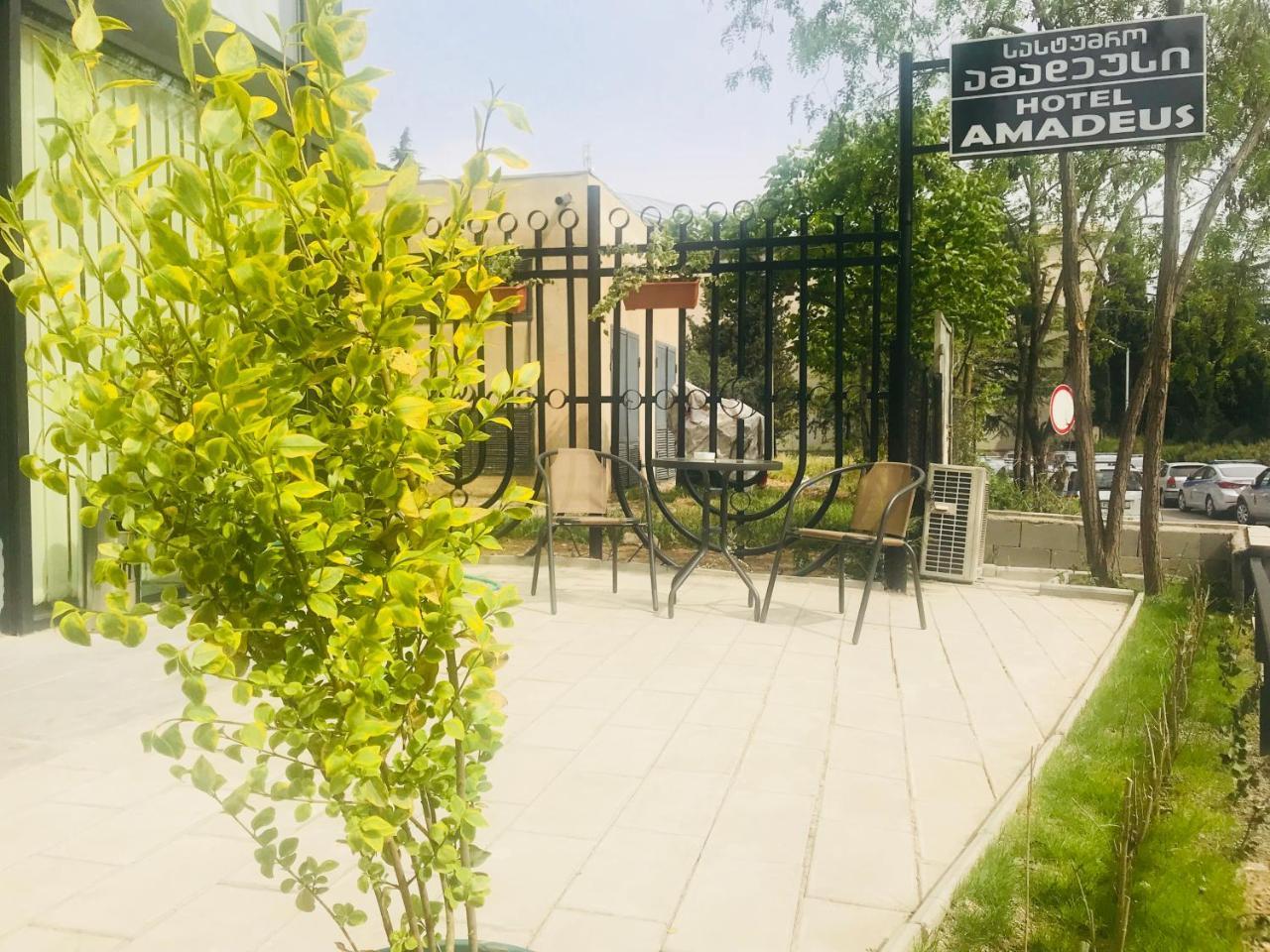 Amadeus Hotel Tbilisi Zewnętrze zdjęcie